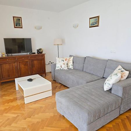 Apartment Huanita Promajna Exteriér fotografie