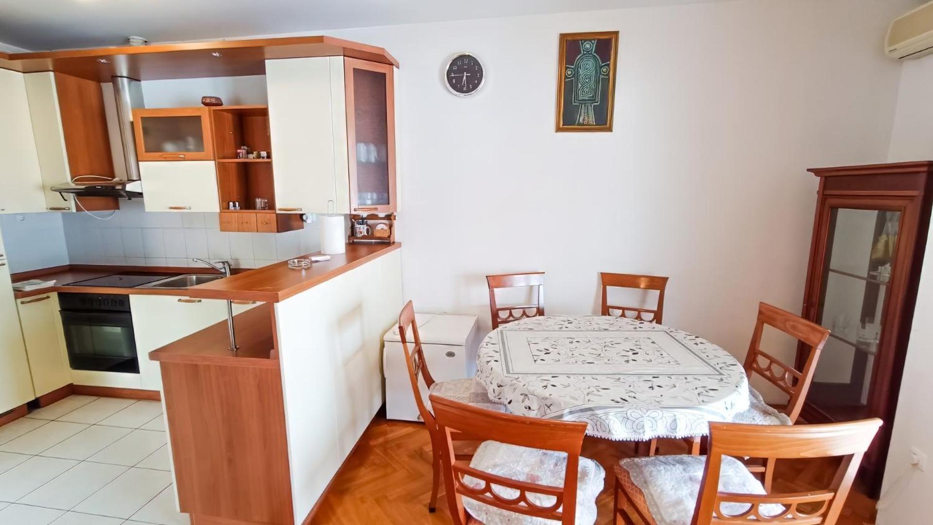 Apartment Huanita Promajna Exteriér fotografie