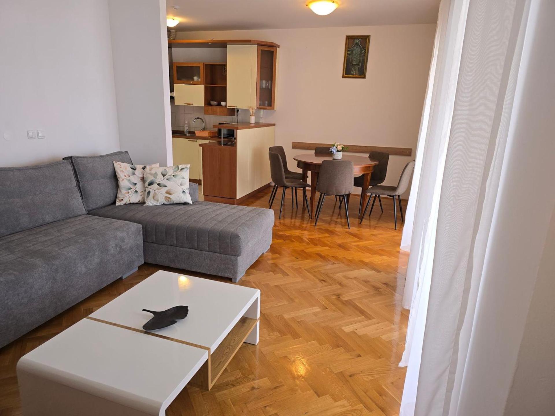 Apartment Huanita Promajna Exteriér fotografie