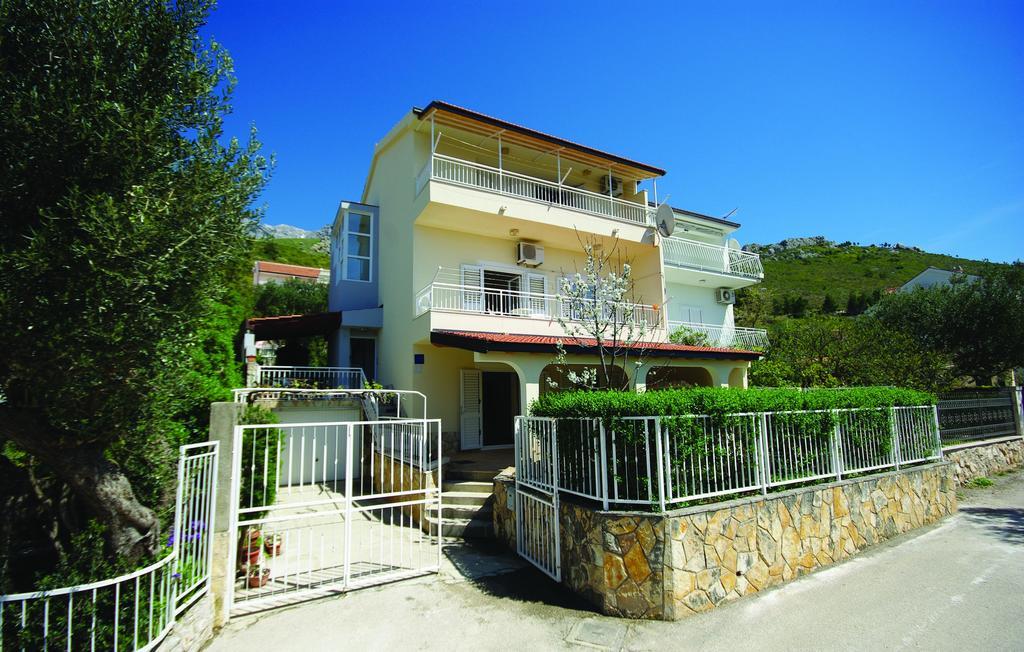 Apartment Huanita Promajna Exteriér fotografie